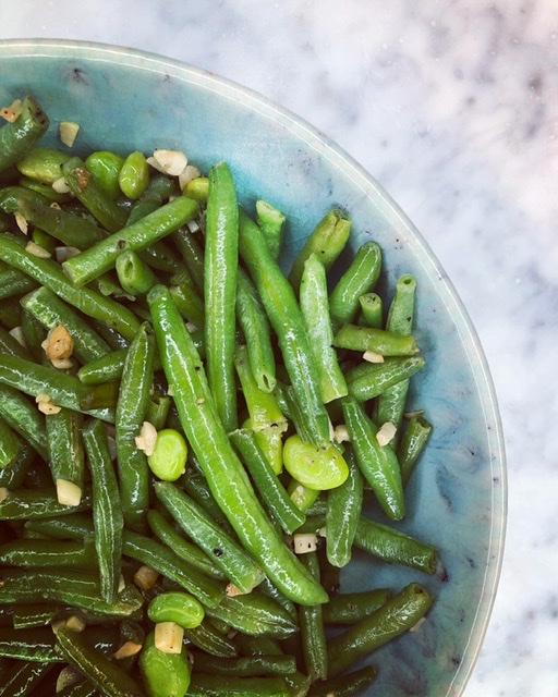 Grøn bønnesalat med hvidløg