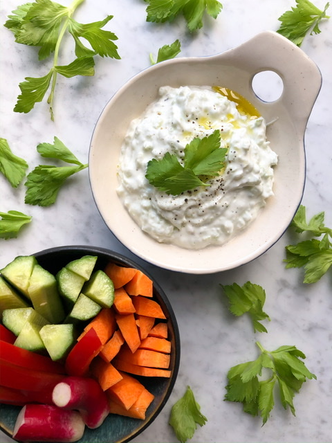 Tzatziki af skyr og bladselleri