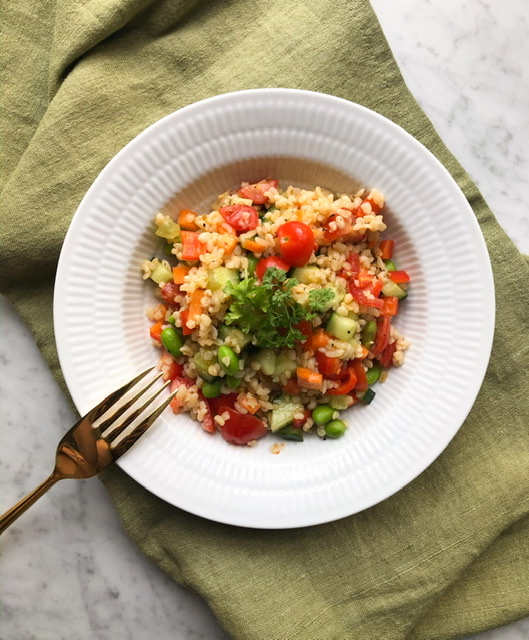 Grov bulgursalat med edamamebønner