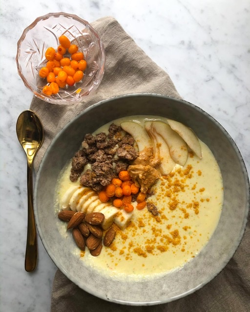 Mango-havtorn smoothiebowl